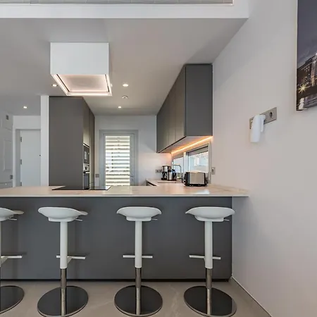 Luxury 2 Bedroom With Sea View Apartment