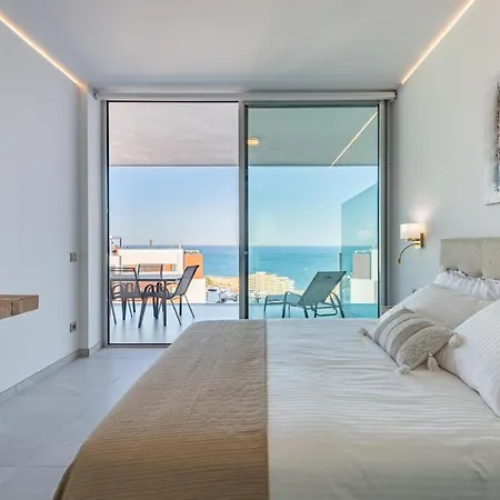 Luxury 2 Bedroom With Sea View Apartment *