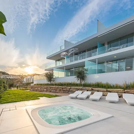 Luxury 2 Bedroom With Sea View Apartment