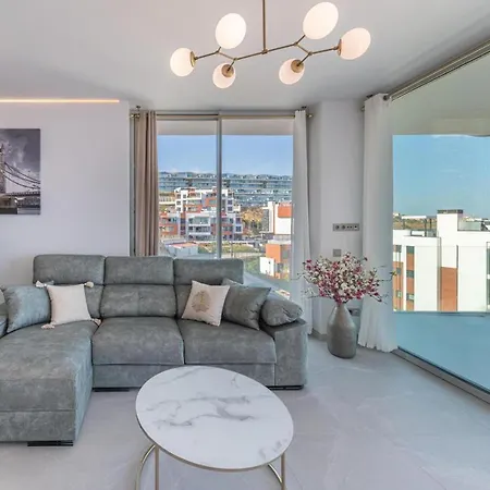 Apartmán Luxury 2 Bedroom With Sea View
